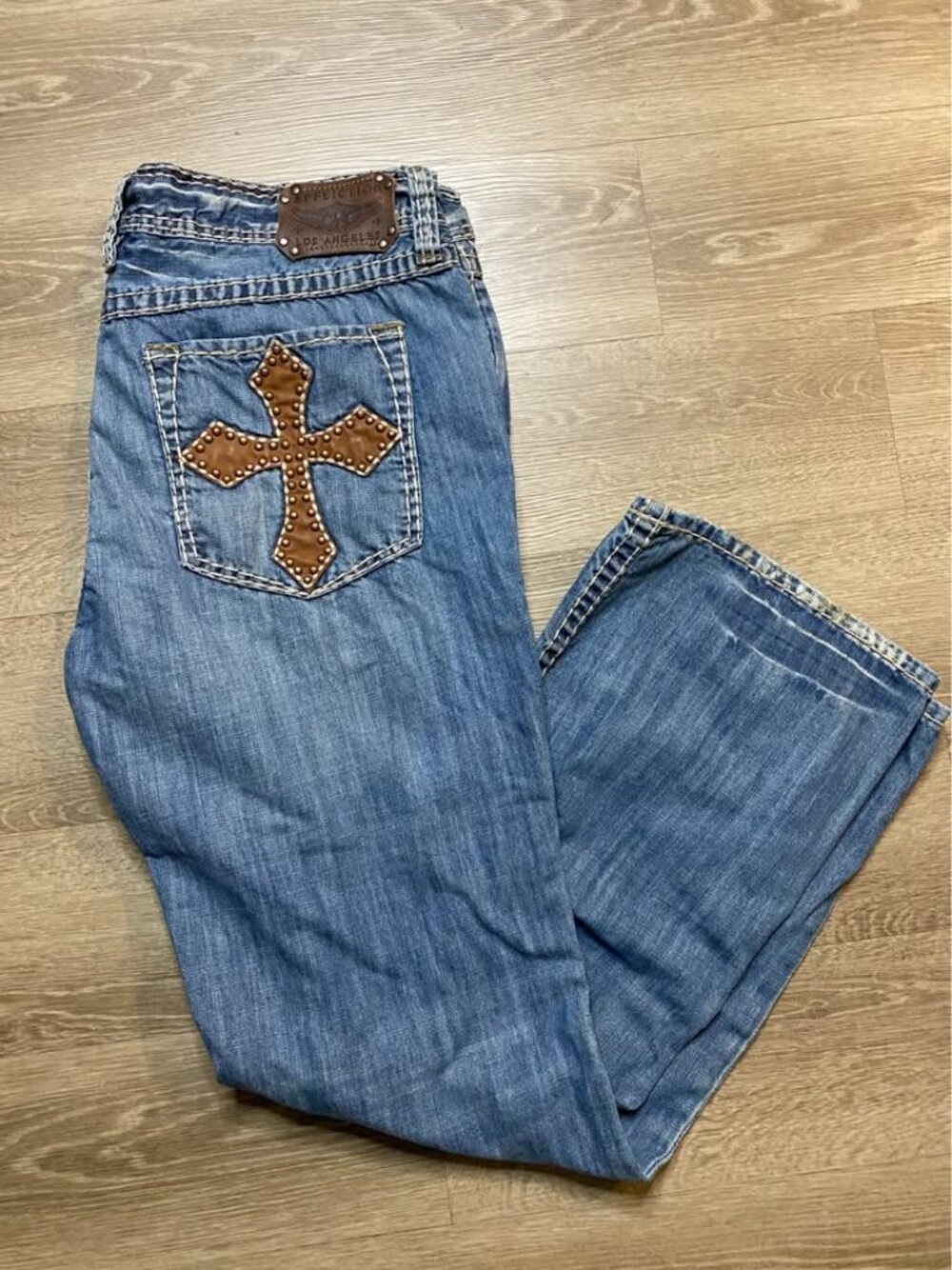 Affliction Cooper Relaxed Bootcut Jeans Men’s 42x34 Cross Studded Back Pocket